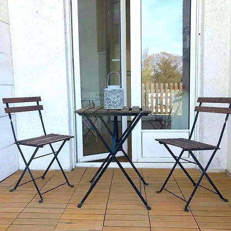 Apartmán Gemuetliches Mit 2 Schlafzimmern, Kueche, Bad, Balkon, Parken Kostenfrei